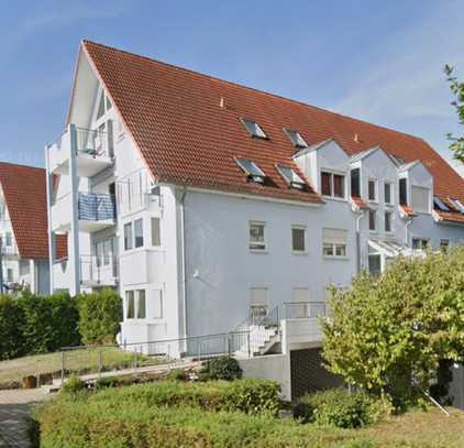 Ansprechende, geräumige und modernisierte 1-Zimmer-Wohnung mit Balkon und EBK in Herrenberg