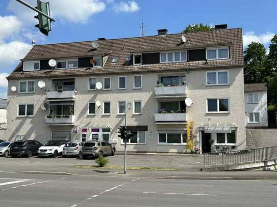 Renovierte Eigentumswohnung, als 3-oder 4-Zimmer-Wohnung nutzbar, in zentraler Lage nahe Gummersbach