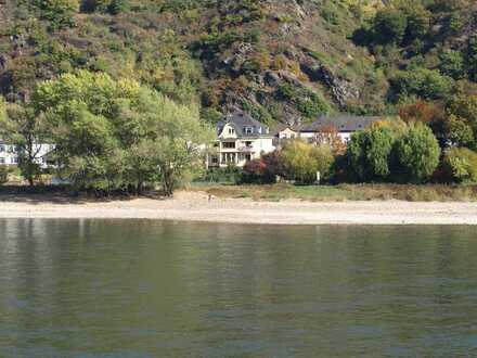 Direkte Rheinfront 4-Zimmer-Wohnung mit 3 Balkonen in Sankt Goarshausen