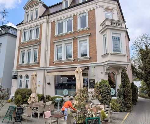 Charmantes Café in Augsburg mit gemütlichen Außensitzplätzen – Tolle Lage und voll ausgestattet!