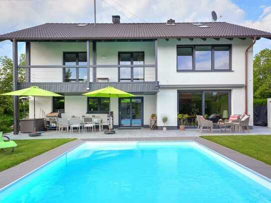 Exklusive Familienresidenz mit Pool in Tutzing Ortsteil Traubing