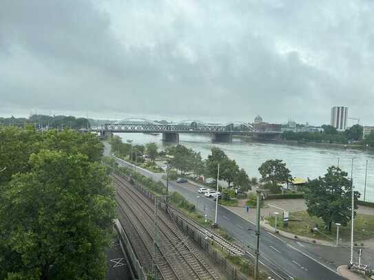 3,5-Zimmer-Wohnung mit einem wunderschönen Blick auf den Rhein