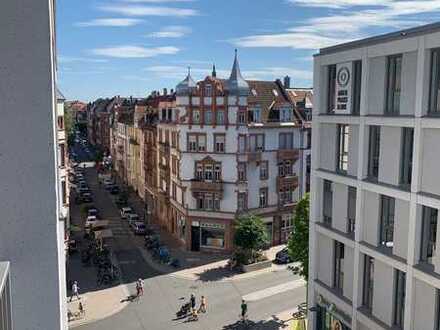 Oberste Etage, vollmöbliert, zentral, provisionsfrei