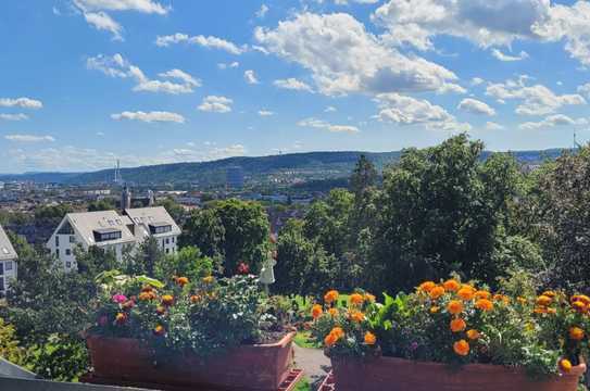 Traumhafte Dachgeschosswohnung in Bad-Cannstatt: Deine Chance auf ein Zimmer mit Panorama-Blick!