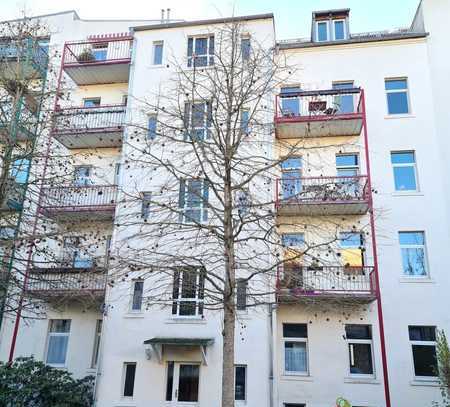 Großzügige 3-Raum-Wohnung mit Balkon im kernsanierten Gründerzeithaus im Lutherviertel