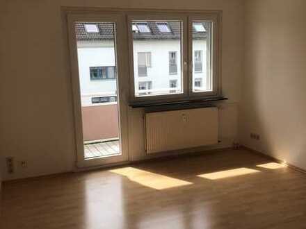 Gemütliche 2-Zimmer-Wohnung mit Balkon und Badewanne **Offene Besichtigung 31.05.2023 15:45-16:45**
