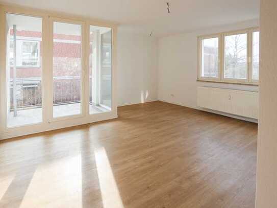 Helle 2-Zimmer-Wohnung mit Balkon im Kirchsteigfeld