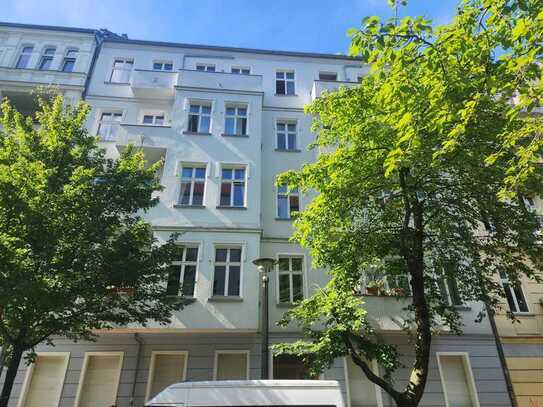 Bestlage Bötzow-Viertel/Zentrumsnahe, ruhige Wohnung in vollständig saniertem u. gepfl. Stuck-Altbau