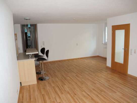 ELW 2 Zi., KfW 70 Haus, 63 m², ruh. Lage, EBK