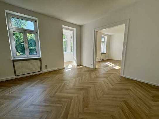 Renovierte 3-Zimmer-Wohnung mit geräumigem Wintergarten in bester Lage!