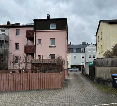 **Gepflegtes Mehrfamilienhaus in City Lage**