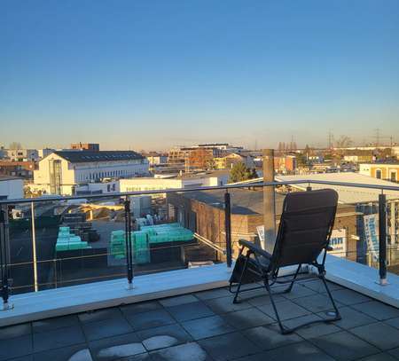 Schöne Neubauwohnung mit großem Balkon, Küche muss übernommen werden.