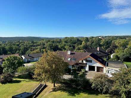Sonnige Wohnung mit Ausblick, Balkon und Tiefgarage