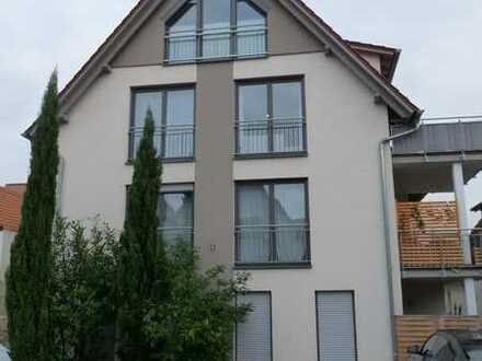 Exklusive, neuwertige Penthouse-Wohnung mit 2 Balkonen und EBK in Herxheim bei Landau/Pfalz