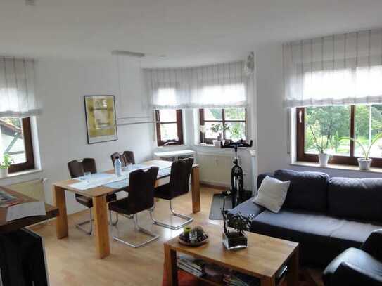 Gepflegte, zentrumsnahe 2-Zimmer-Wohnung mit Balkon, EBK und Garage in Esslingen Sulzgries