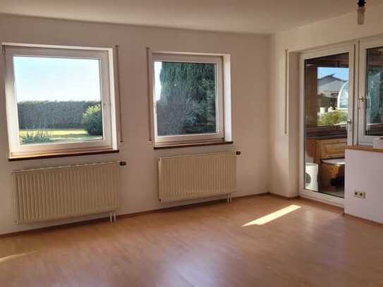 Ansprechende 3,5-Zimmer-Wohnung mit Wintergarten und neuer EBK in Ebersbach-Musbach