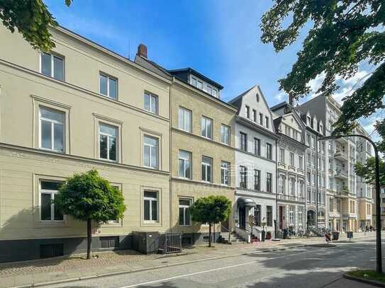 BÜROHAMBURG.DE: Kleines Stadthaus mit Garten mitten in St. Georg