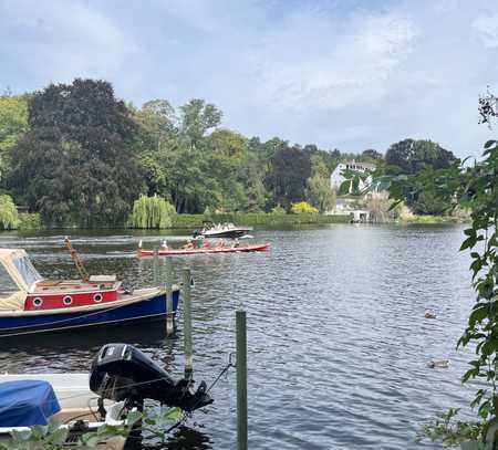 REIHENENDHAUS mit BOOTSLIEGEPLATZ am "Kleinen Wannsee" auf Wassergrundstück - BEZUGSFREI !