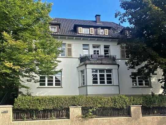 Helle 3,5-Zimmer Wohnung mit Gartenanteil in Esslinger Stadtvilla