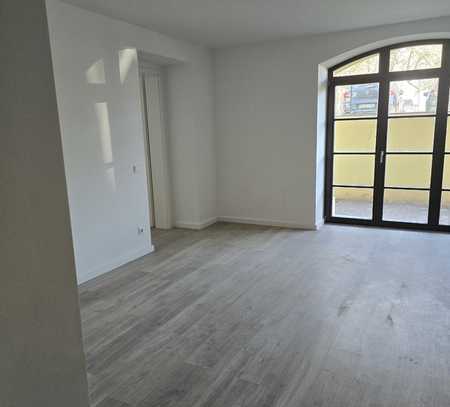 Wunderschöne 2 Raum - Wohnung in der Villa !