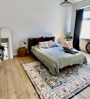 Short term furnished spacious 2 room flat in Prenzlauer Berg (Kollwitzkiez) for 1-3 months