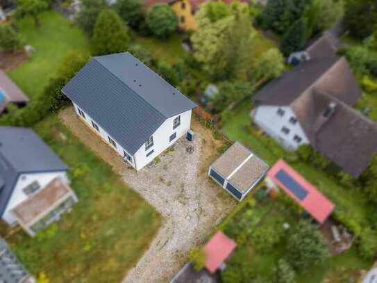 Dank Erstbezug tadellose Doppelhaushälfte mit Garten, Freistellplatz und Garage