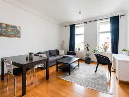 Charming 84m2 - 3 room Altbau apartment adjacent to Griechischer Park