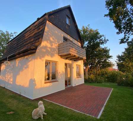 Ansprechendes 5-Zimmer-Einfamilienhaus mit Meerblick in Kiel Schilksee