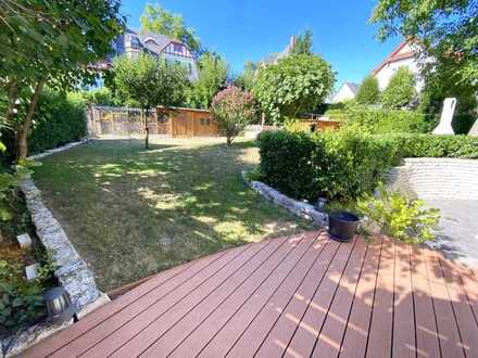 Sanierte Altbauvilla mit Doppelgarage, Park und Pool