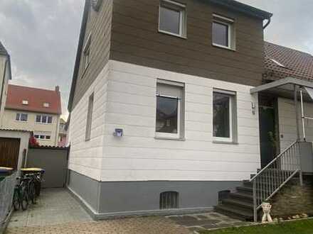 Zentrumsnahe und renovierte 4,5 Zi DHH mit Terrasse in Reutlingen zu vermieten