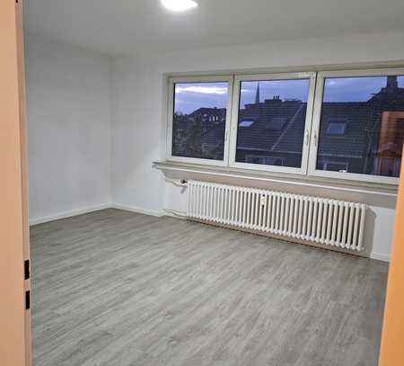 Renovierte 3,5-Zimmer-Wohnung mit Balkon in Duisburg