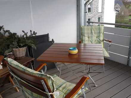 Helle, moderne 2 Zimmer Wohnung im Dachgeschoss mit Balkon