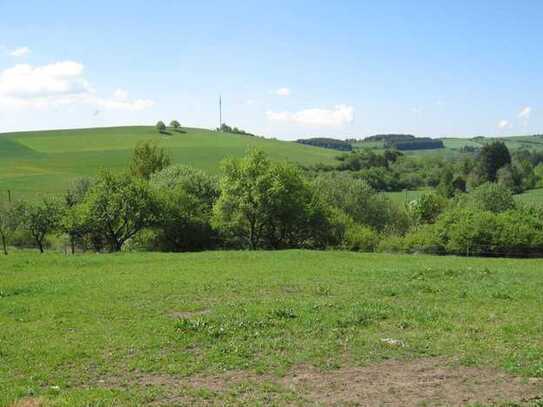 ***Ruhige Ortsrandlage mit schönem unverbaubarem Fernblick***