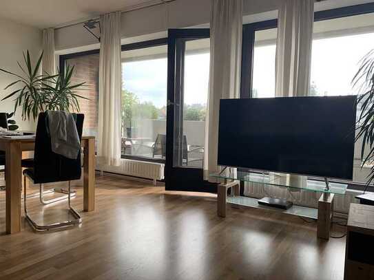 Moderne und gepflegte 2-Zimmer-Wohnung mit Balkon und neuer Einbauküche