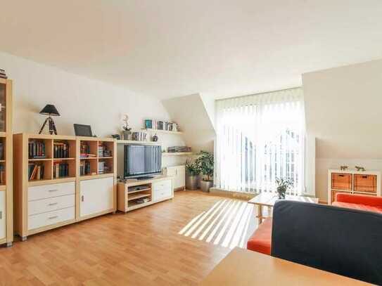 Lichtdurchflutete Maisonettewohnung mit Balkon und TG-Stellplatz - Erbbau