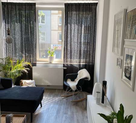 ***IM HERZEN DÜSSELDORFS-TOLLE 2 ZIMMER WOHNUNG MIT WINTERGARTEN UND BALKON***