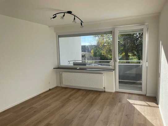 Neu renovierte helle 3 Zimmer Wohnung