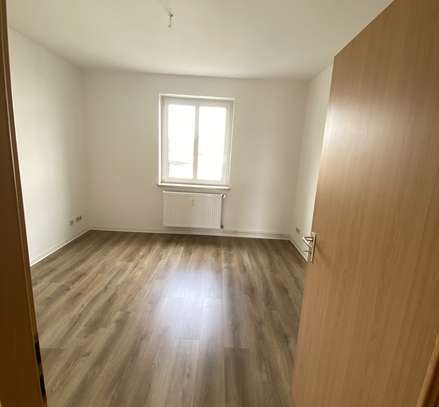 Schicke 3 Raum Eg - WE in Stadtfeld mit Balkon - sehr ruhig, viel Grün (Ende einer Sackgasse)