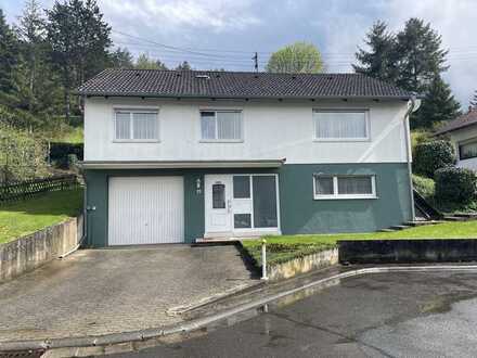 Einfamilienhaus mit großem naturbelassenen Grundstück