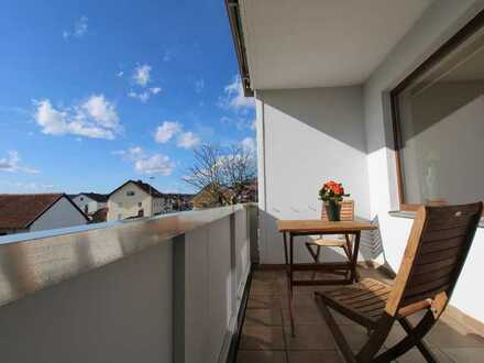 Renovierte Eigentumswohnung mit Balkon in Südlage + großer Einzelgarage