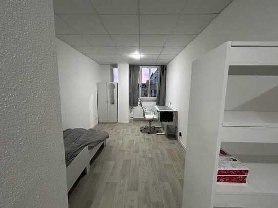 Stilvolle, luxuriöse möblierte 1,5-Zimmer-Wohnung mit – Erstbezug nach Sanierung