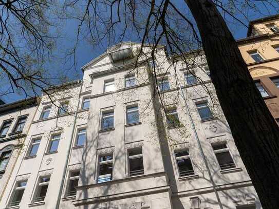 Großzügig geschnittene 3,5 Zimmer Maisonette Wohnung mit Balkon