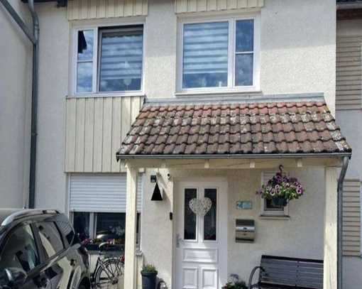 gepflegtes Reihenmittelhaus mit kleinem Garten inkl. Stellplatz