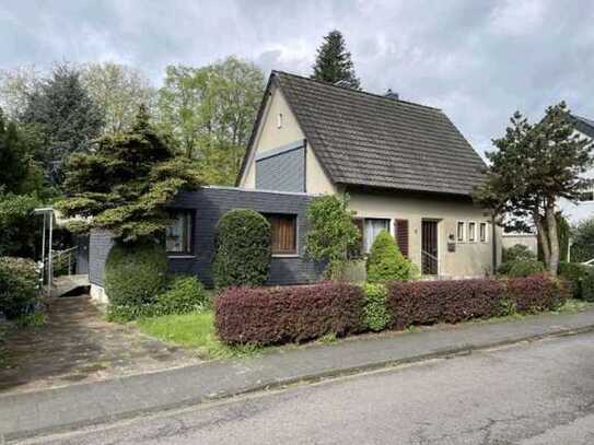 Schönes Einfamilienhaus mit Garage in bester Lage in 51107 Köln-Rath Heumar