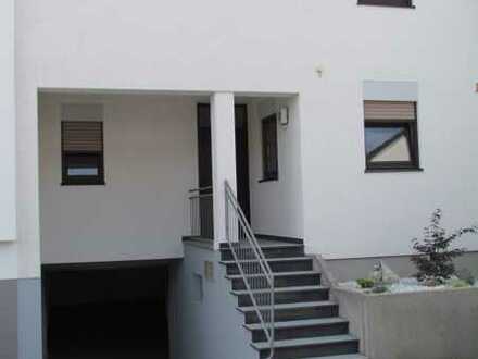 Schönes, helles und geräumiges Haus mit fünf Zimmern in Bad Soden / Sulzbach (Taunus)