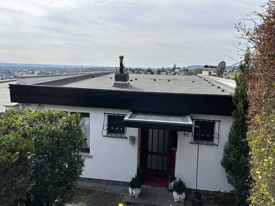 Schönes, renoviertes Reihenendhaus mit herrlichem Fernblick in ruhiger Lage