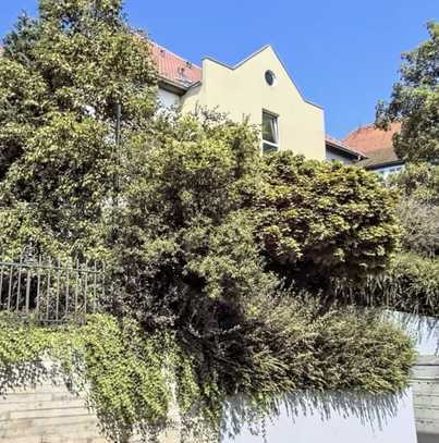 Frisch renoviert : 1 Zimmer Wohnung in Pforzheim mit Balkon & Garage