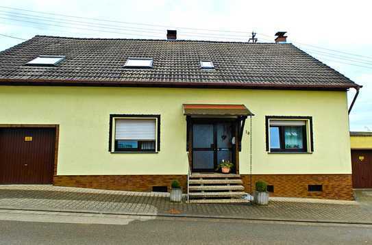 Schönes 8-Zimmer-Einfamilienhaus inkl. ELW in Schönenberg-Kübelberg, Schönenberg-Kübelberg