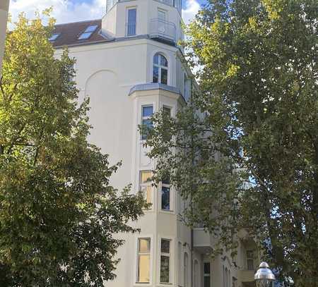 ** Saniertes Dachgeschoss am Schloss Charlottenburg** Einbauküche**Kamin**Sonnenterrasse**