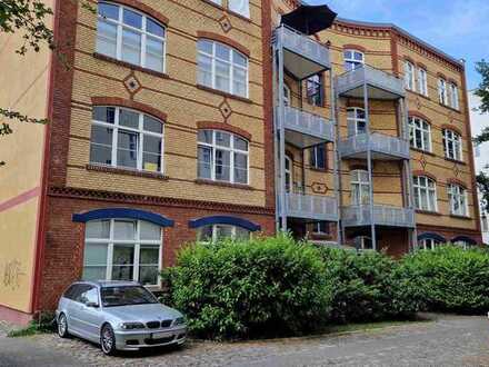 Sanierte und vermietete Terrassen-ETW mit Stellplatz und Gartenanteil